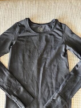 Athleta Women's Charcoal Chevron Rib Long Sleeve Top